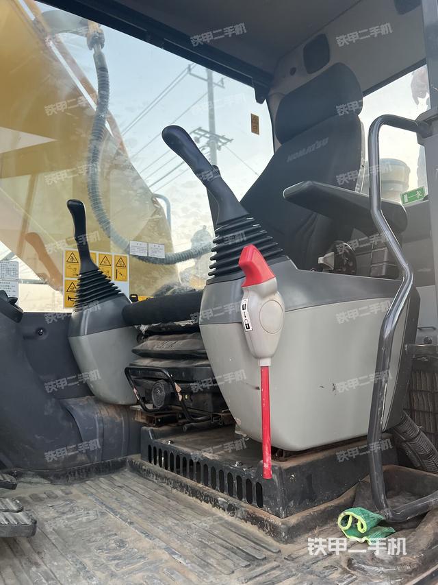 駕駛室整體（整機(jī)外觀）