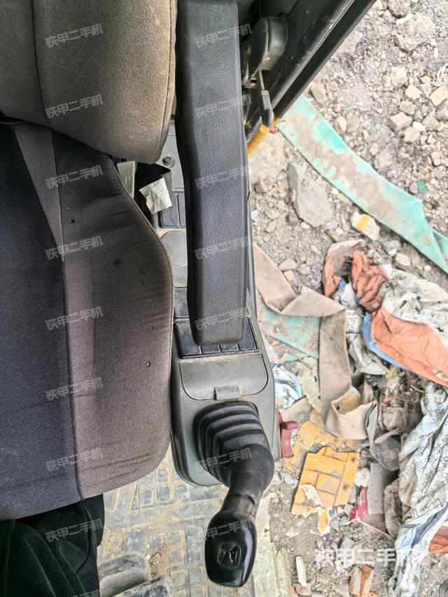 座椅左側(cè)控制臺(tái)/音響/含左手柄（駕駛室部分）