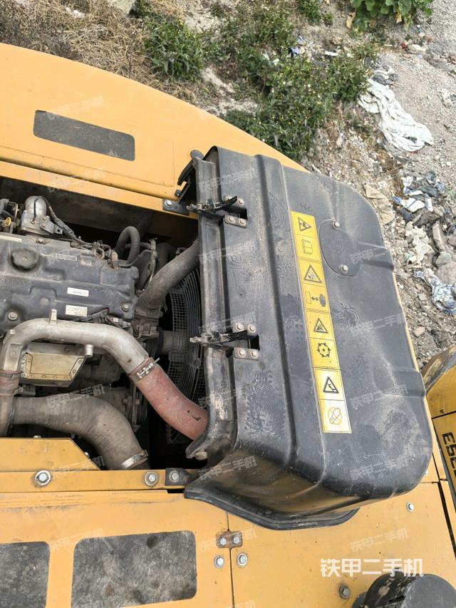 發(fā)動(dòng)機(jī)室（上車(chē)部件）