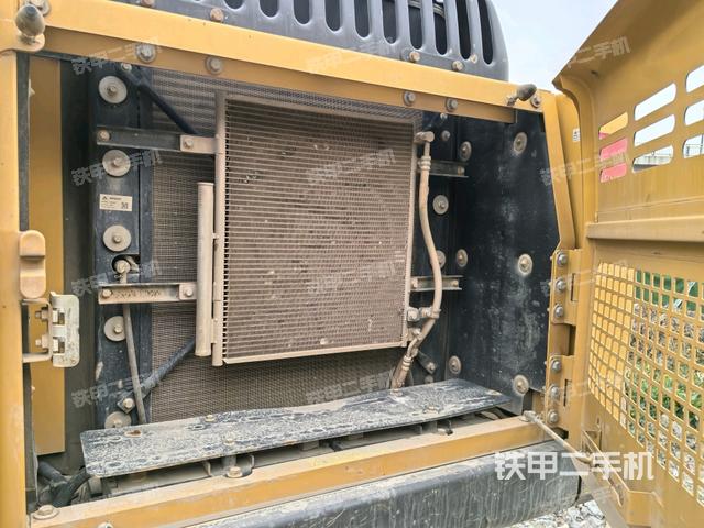 散熱器正面（大件艙室）