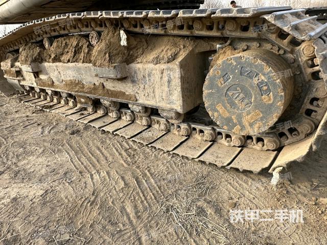 單側(cè)履帶整體（整機(jī)外觀）