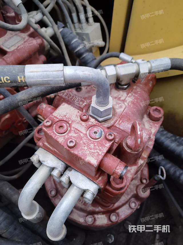 回轉(zhuǎn)馬達(dá)和主控閥（整機(jī)外觀）