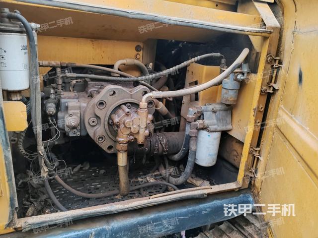 液壓泵斜45?左（大件艙室）