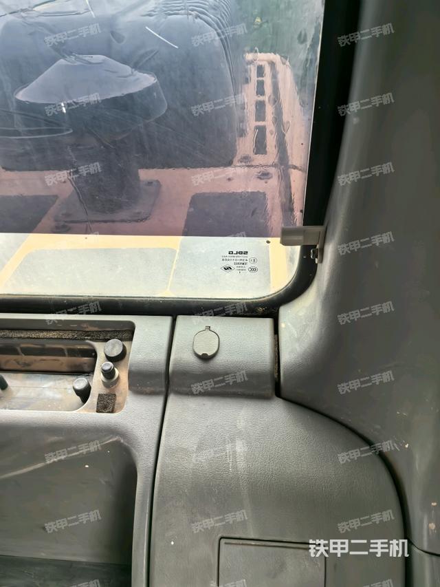 后窗玻璃角標(biāo)（駕駛室部分）