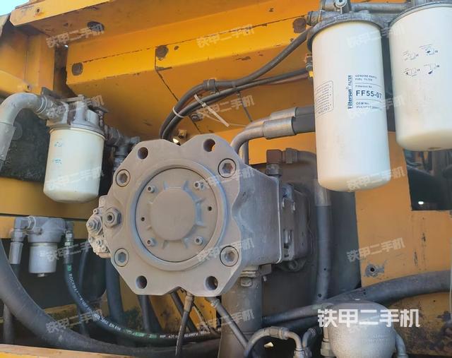 液壓泵艙室正面整體(整機(jī)外觀(guān)) 液壓泵艙室正面整體(整機(jī)外觀(guān))