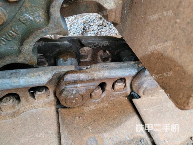 右驅(qū)動輪（行走機(jī)構(gòu)）