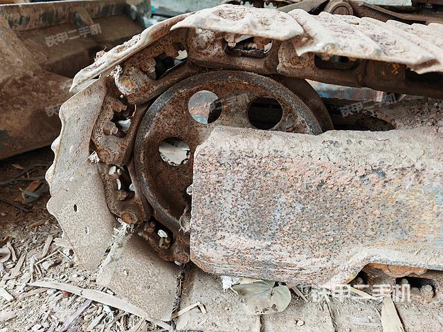 驾驶室顶部（整机外观）