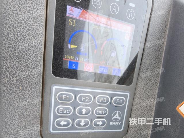 后窗玻璃角標(biāo)（駕駛室部分）