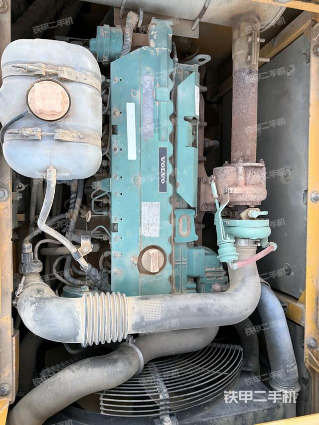 發(fā)動(dòng)機(jī)整體俯視（整機(jī)外觀）