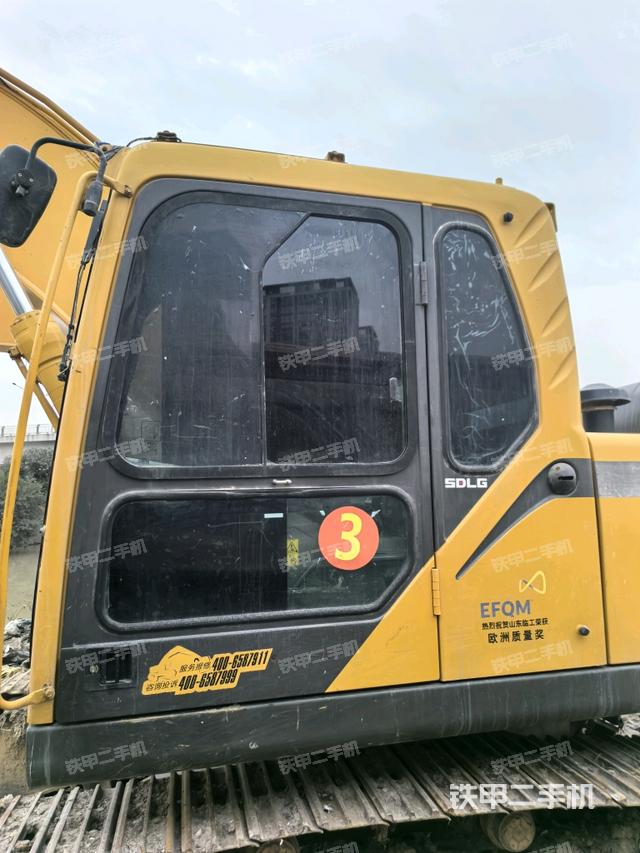 駕駛室正側(cè)（駕駛室部分）