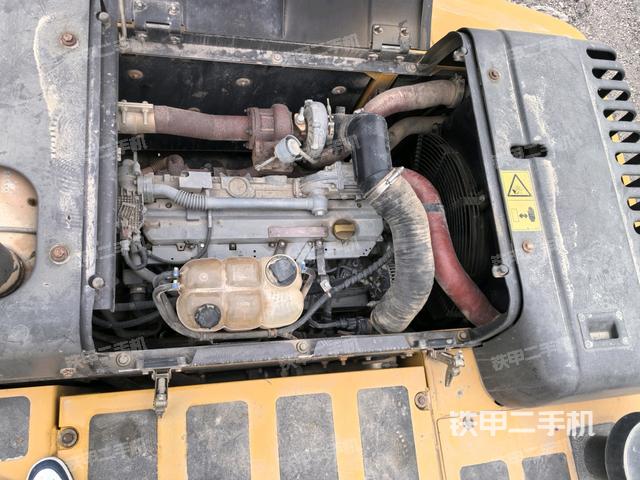 發(fā)動(dòng)機(jī)室（上車部件）