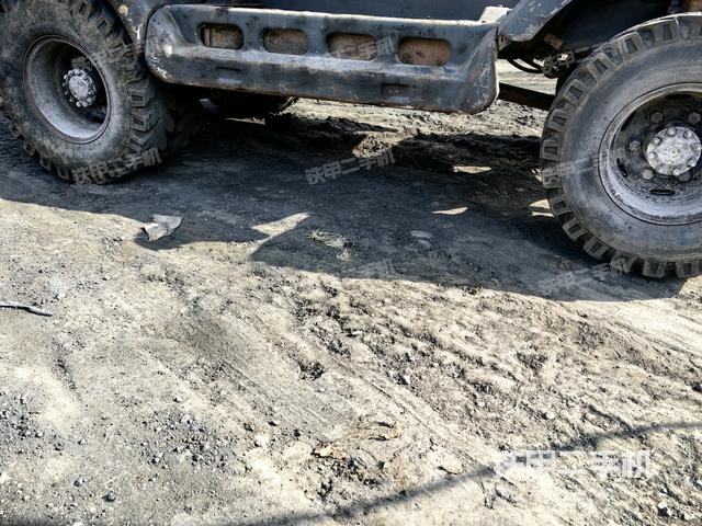 右側(cè)履帶整體?(行走機(jī)構(gòu)) 右側(cè)履帶整體?(行走機(jī)構(gòu))