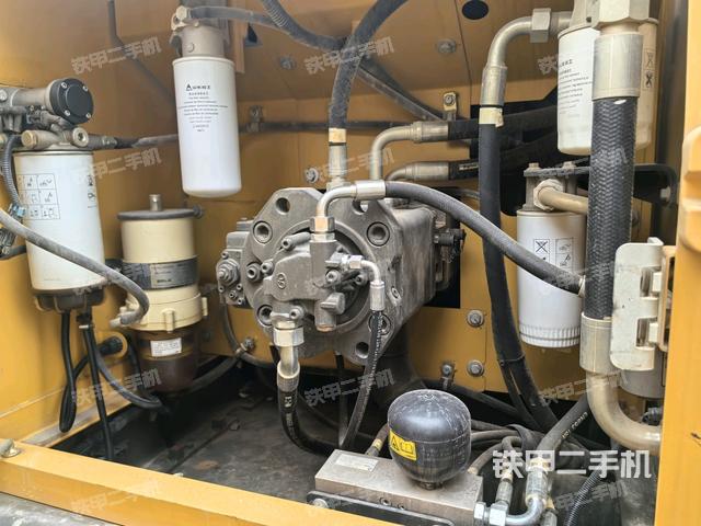 液壓泵斜45?左（大件艙室）