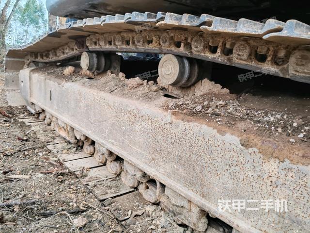 右驅(qū)動(dòng)輪（行走機(jī)構(gòu)）