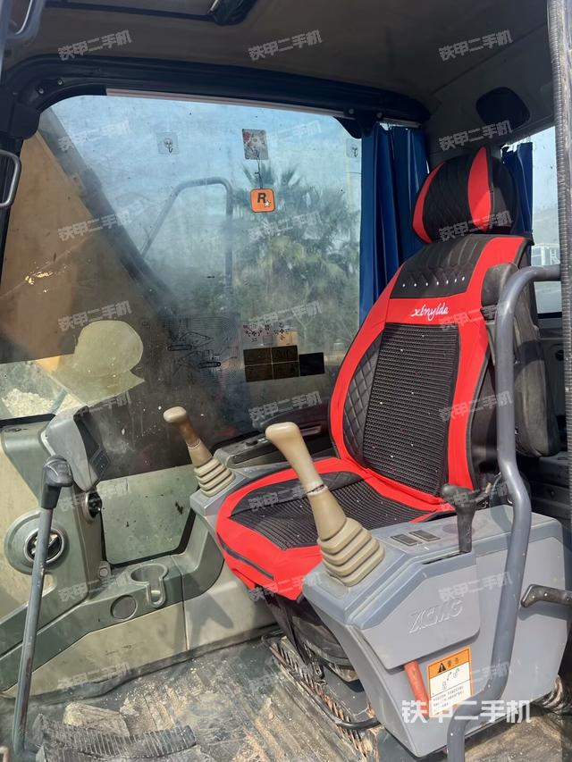 駕駛室整體（整機(jī)外觀）