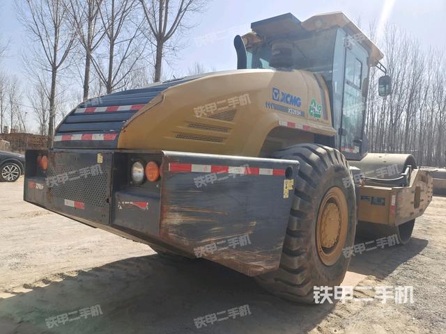 右后45°（壓路機整機外觀）