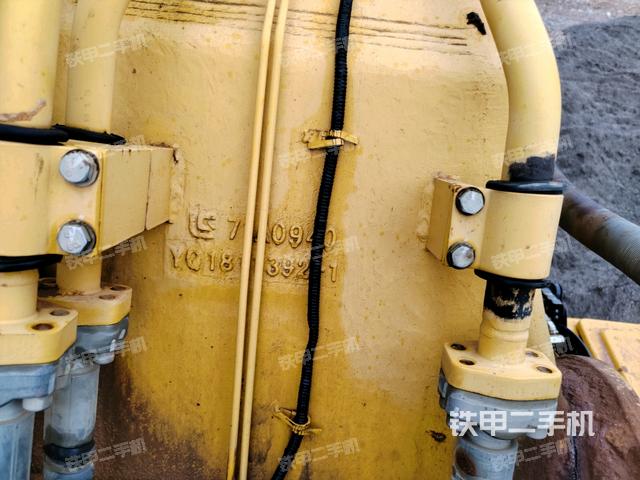 轉(zhuǎn)盤和下車架正前（工作和回轉(zhuǎn)裝置）