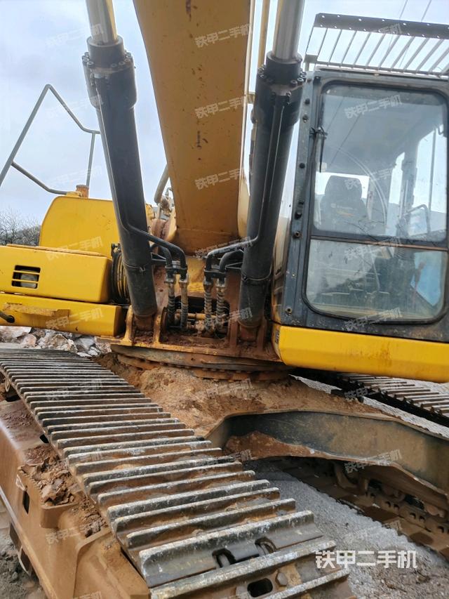 大臂油缸整體?豎拍（工作和回轉(zhuǎn)裝置）