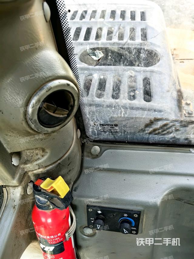 后窗玻璃角標(biāo)(駕駛室部分) 后窗玻璃角標(biāo)(駕駛室部分)