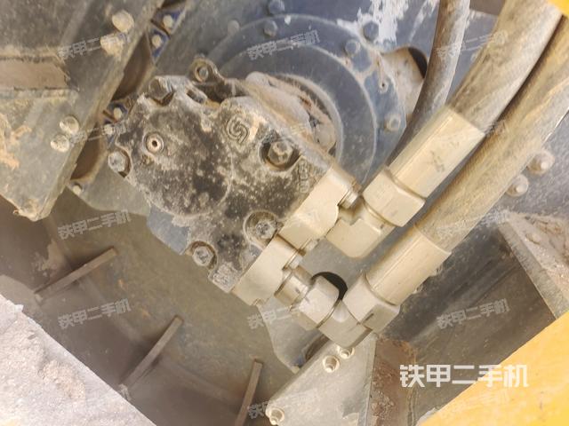 前輪右側(cè)減震塊連接及部件（壓路機前后車架）