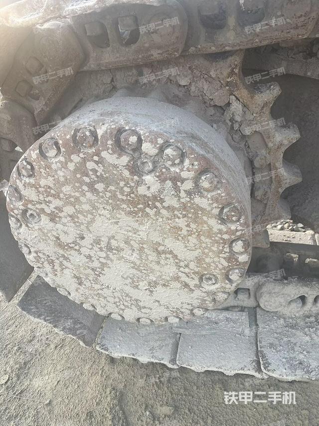 右驱动轮（行走机构）