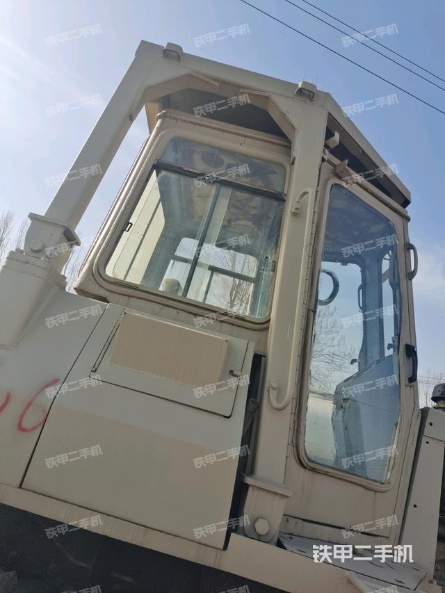 駕駛室右側(cè)全景照（推土機(jī)駕駛室）