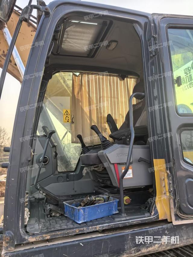 后窗玻璃角標(biāo)(駕駛室部分) 后窗玻璃角標(biāo)(駕駛室部分)