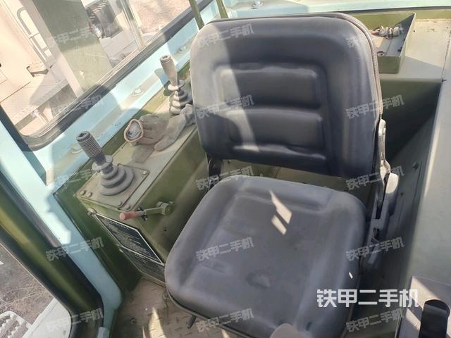 操作手柄右（推土機(jī)駕駛室）