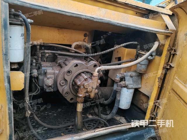 液壓泵斜45?右（大件艙室）