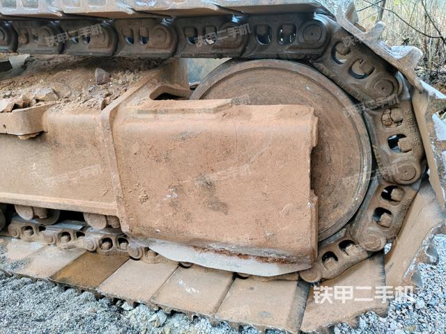 左驅(qū)動輪（行走機(jī)構(gòu)）