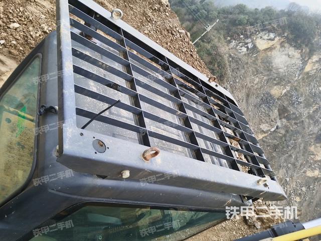 駕駛室頂部俯視（上車部件）