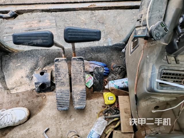 座椅左側(cè)控制臺(tái)/音響/含左手柄（駕駛室部分）