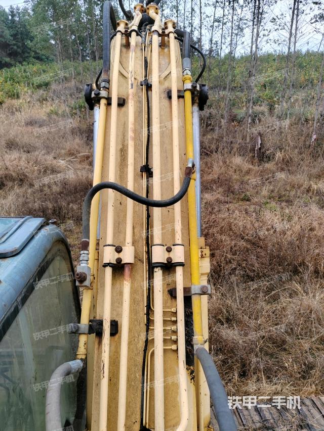 大臂背部俯視（工作和回轉(zhuǎn)裝置）