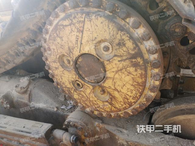松土器全景(推土機(jī)底盤及工作裝置) 松土器全景(推土機(jī)底盤及工作裝置)