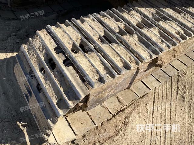 單側(cè)履帶整體（整機(jī)外觀）