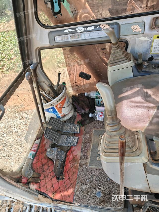 右側(cè)玻璃角標(biāo)（駕駛室部分）