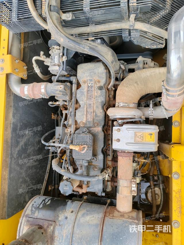 中央回轉(zhuǎn)接頭特寫（上車部件）