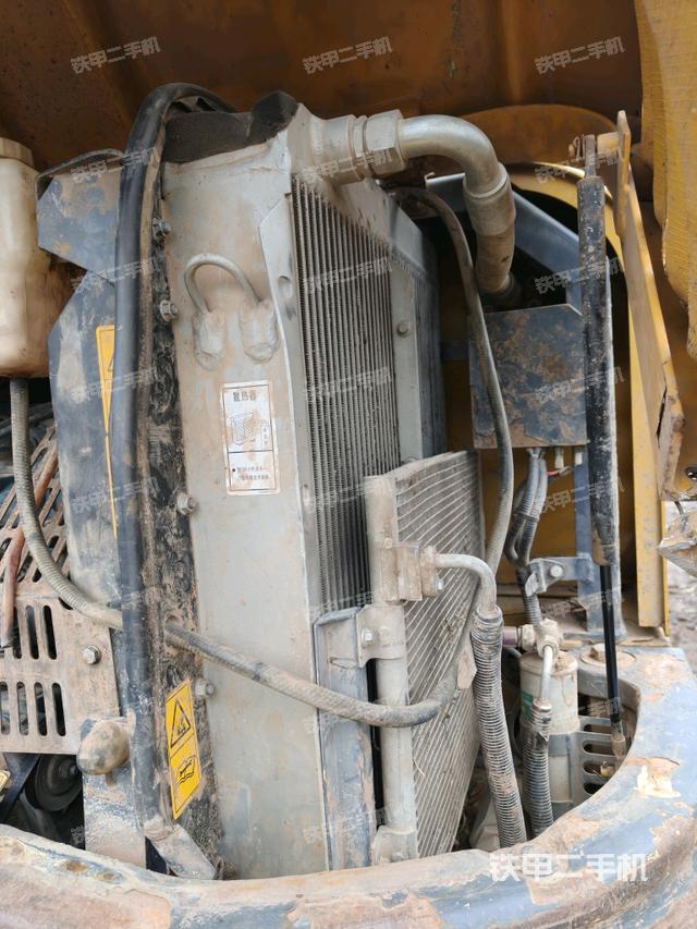 轉(zhuǎn)盤和下車架正前（工作和回轉(zhuǎn)裝置）