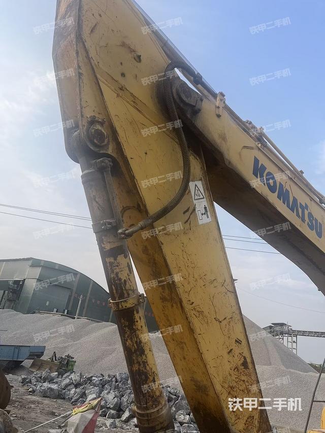 小臂整体左后（工作和回转装置）