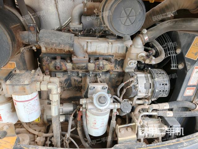 發(fā)動(dòng)機(jī)室（上車部件）