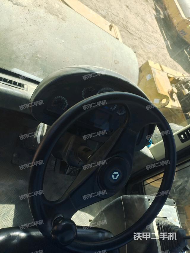 后玻璃角標（壓路機駕駛室）