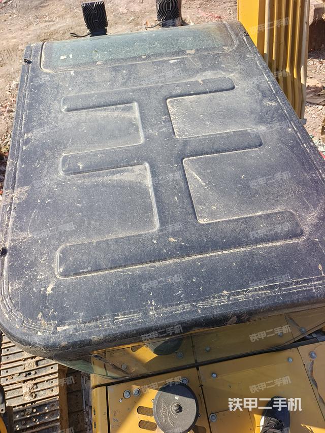 驾驶室顶部（整机外观）