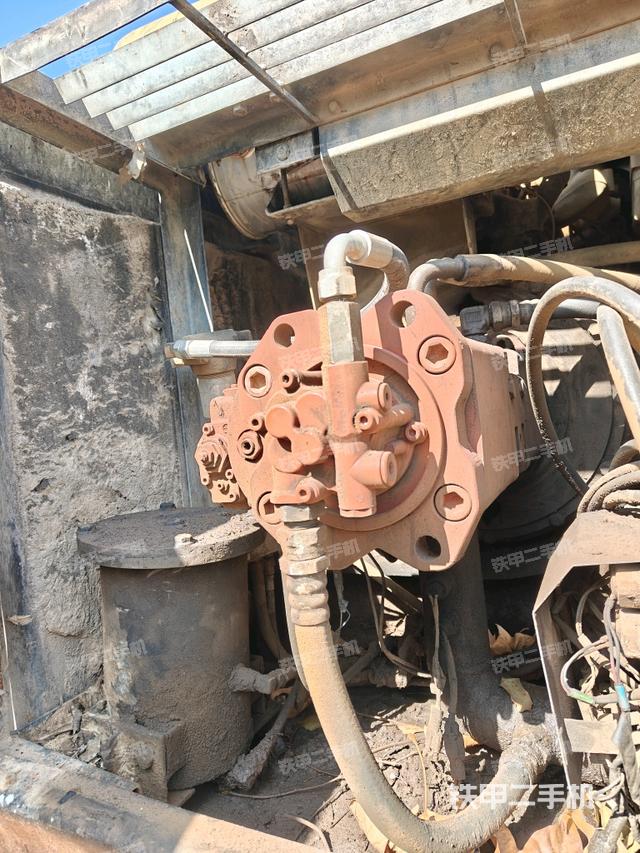 液壓泵斜45?左（大件艙室）