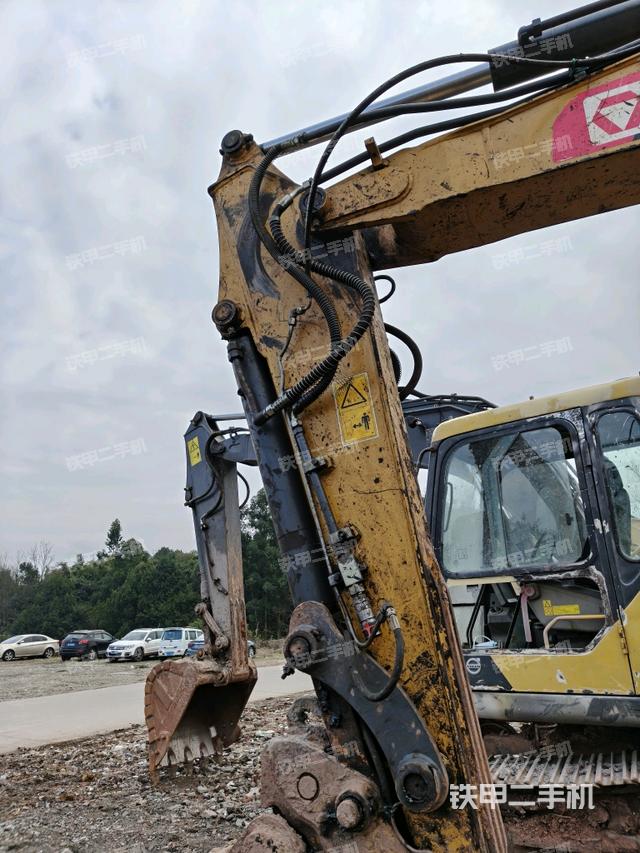 鏟斗右后整體（工作和回轉(zhuǎn)裝置）