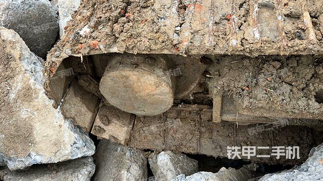 右驅(qū)動(dòng)輪（行走機(jī)構(gòu)）