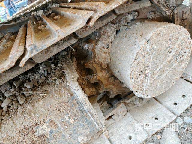 左驅(qū)動(dòng)輪（行走機(jī)構(gòu)）