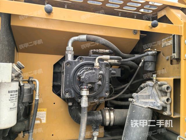 液壓泵斜45?左（大件艙室）