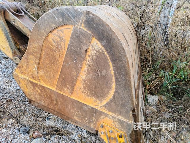 鏟斗右后整體（工作和回轉(zhuǎn)裝置）