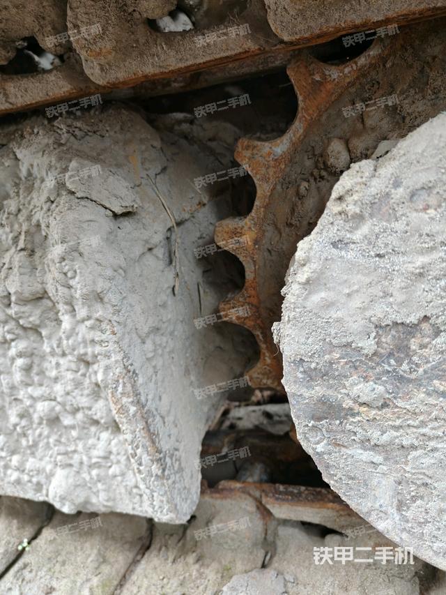 右側(cè)履帶整體?（行走機(jī)構(gòu)）