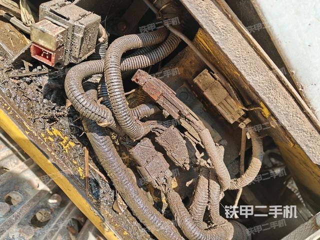 氣門室蓋螺絲特寫（上車部件）